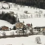 Family - Dachstein View Daire
