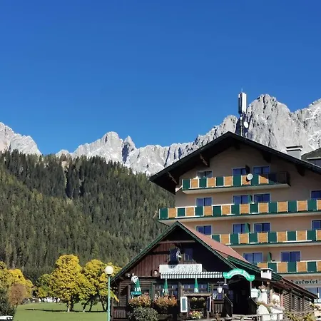 Daire Family - Dachstein View *