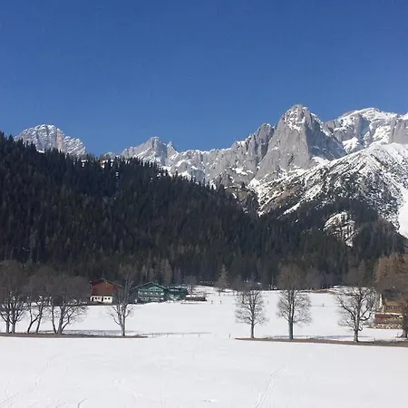 Family - Dachstein View רמסאו אם דכשטיין