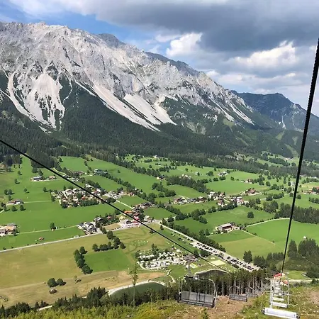 Family - Dachstein View Апартаменты Рамзау