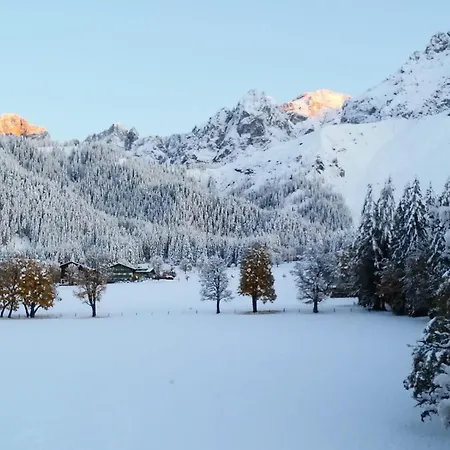 Daire Family - Dachstein View *